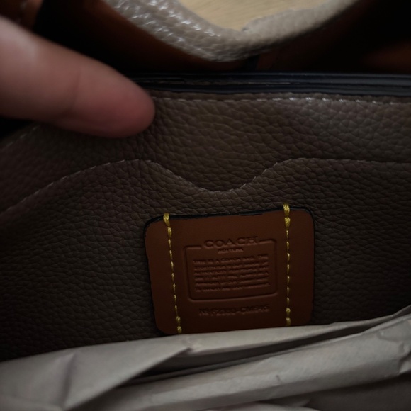 Coach Lana shoulder bag 23 - Picture 3 of 3